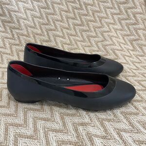 Crocs Women's Lina Shiny Ballet Flat Black Size 5